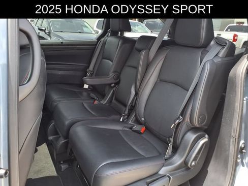 Used 2025 Honda Odyssey Sport-L image 18