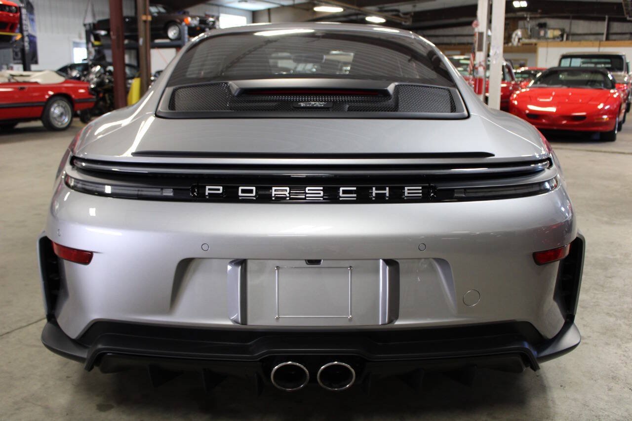 Used 2026 Porsche 911 GT3 RWD image 5