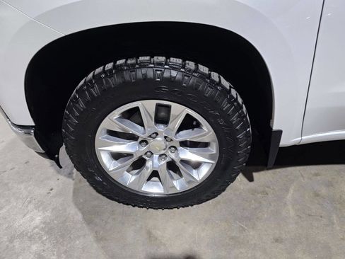 Used 2020 Chevrolet Silverado 1500 LTZ w/ LTZ Premium Package image 26