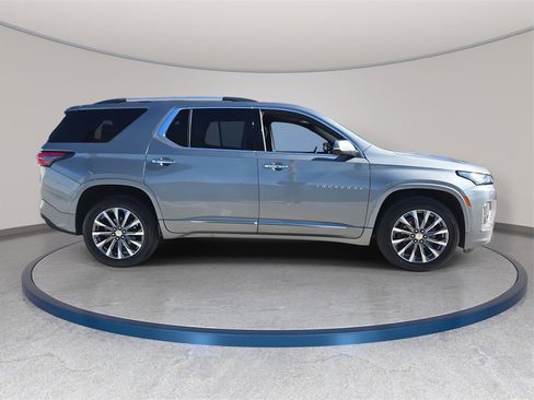 Used 2023 Chevrolet Traverse Premier image 5