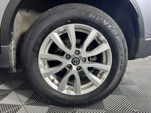 Used 2020 Nissan Rogue SV image 46