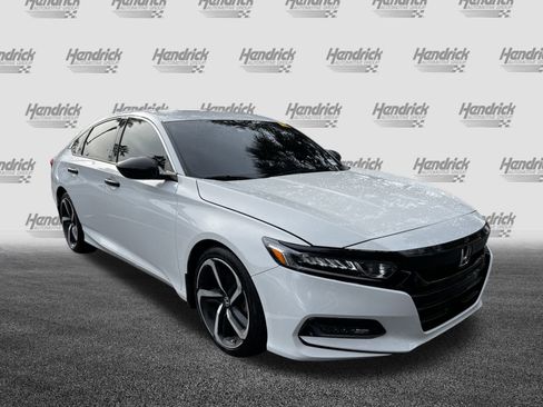Used 2019 Honda Accord Sport image 2