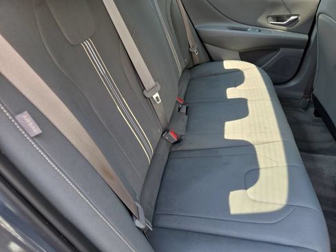 Used 2025 Hyundai Elantra Hybrid FWD image 23