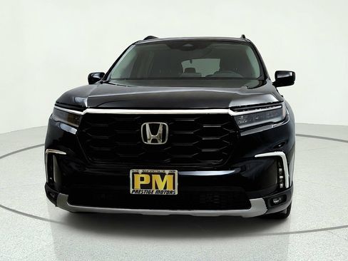 Used 2023 Honda Pilot Touring image 2