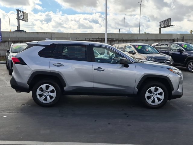 Used 2025 Toyota RAV4 LE AWD/4WD image 4