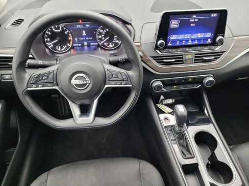 Used 2024 Nissan Altima 2.5 SV image 22