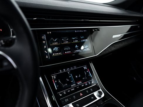 Certified 2022 Audi Q8 Premium Plus w/ Premium Plus Package image 12