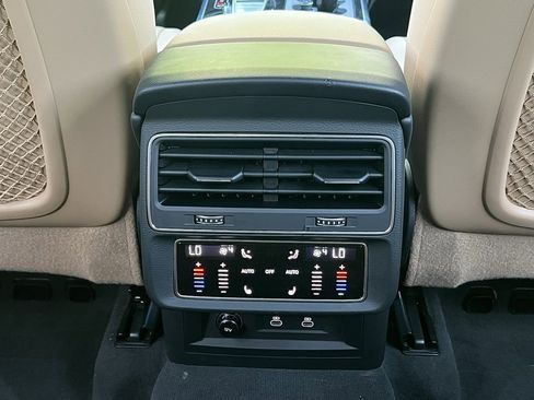 Used 2023 Audi Q8 Prestige image 44