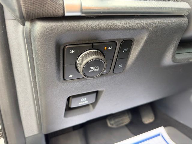 Used 2025 Ford Expedition Max Platinum w/ Stealth Appearance Package AWD/4WD image 17