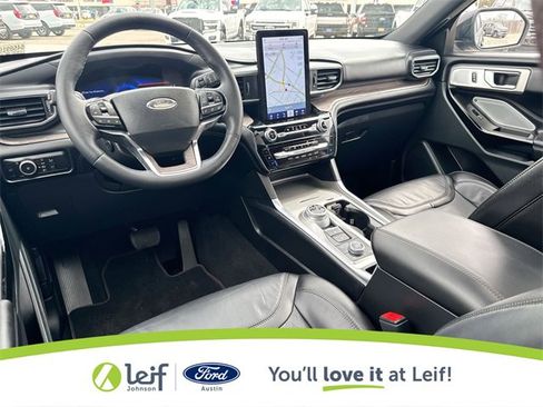 Used 2023 Ford Explorer Platinum w/ Technology Package image 36