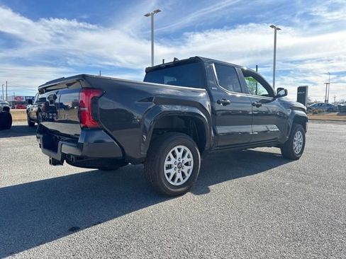 Used 2025 Toyota Tacoma SR5 image 6