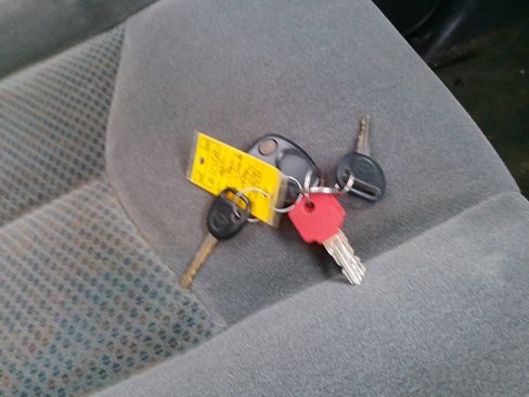 Used 2006 Chevrolet Silverado 2500 LT w/ Snow Plow Prep Package image 19