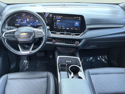 Used 2025 Chevrolet Equinox LT w/ Convenience Package II FWD image 13