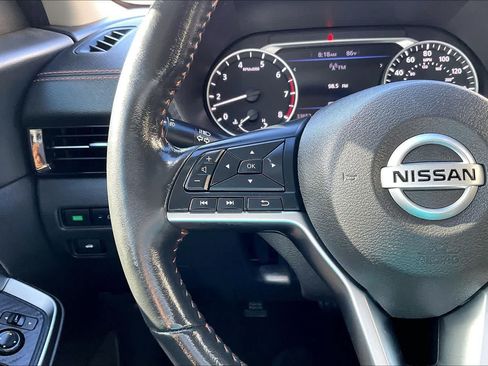Used 2023 Nissan Sentra SR w/ SR Premium Package FWD image 24