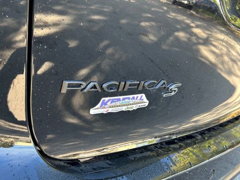 New 2026 Chrysler Pacifica Select w/ S Appearance Package image 25