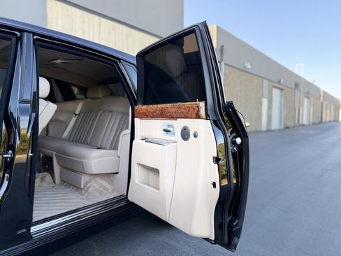 Used 2006 Rolls-Royce Phantom Sedan RWD image 17