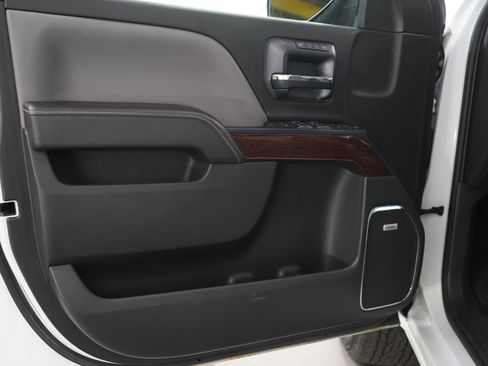 Used 2016 GMC Sierra 1500 SLT w/ Enhanced Driver Alert Package image 16