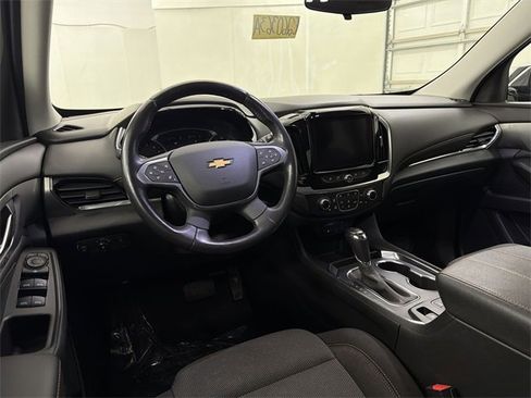Used 2020 Chevrolet Traverse LT image 21