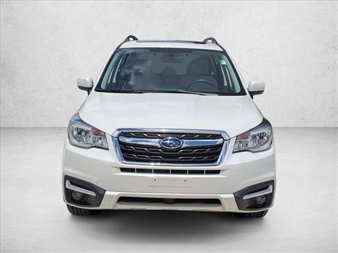 Used 2017 Subaru Forester 2.5i Premium AWD/4WD image 2