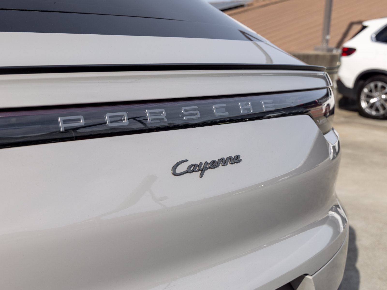 Certified 2022 Porsche Cayenne Platinum Edition AWD/4WD image 23