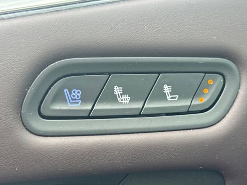 Used 2023 Cadillac Escalade Premium Luxury Platinum image 44