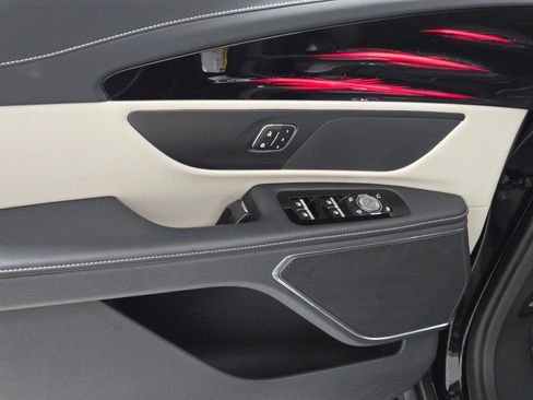 Certified 2024 Lincoln Nautilus Reserve image 20