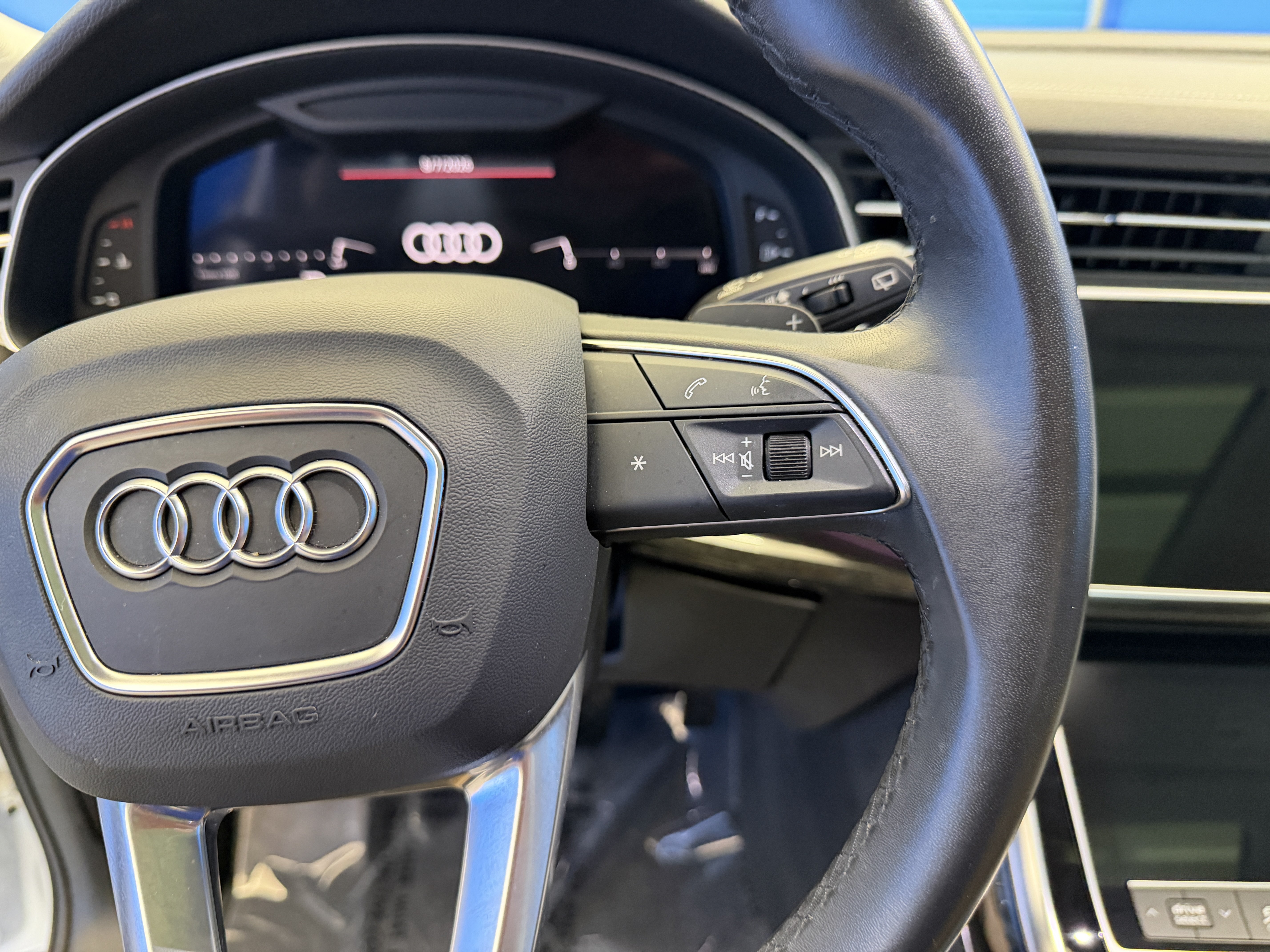 Used 2023 Audi Q7 2.0T Premium Plus w/ Premium Plus Package AWD/4WD image 16