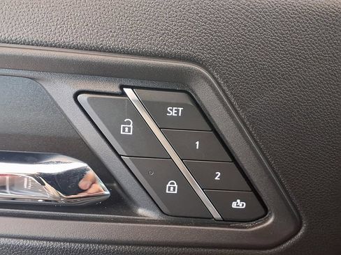 Certified 2025 GMC Canyon Denali AWD/4WD image 10