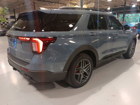 Used 2025 Ford Explorer ST-Line w/ Premium Package AWD/4WD image 6