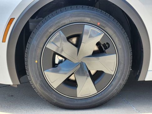 New 2026 Toyota Prius LE FWD image 9
