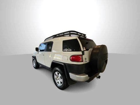 Used 2010 Toyota FJ Cruiser 4WD image 6