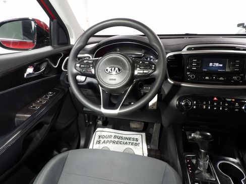 Used 2017 Kia Sorento FWD image 12