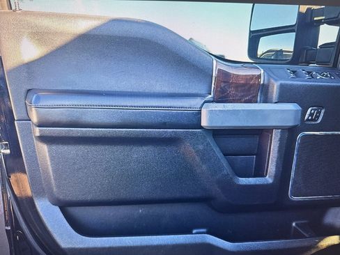 Used 2017 Ford F250 Platinum w/ Snow Plow Prep Package image 9