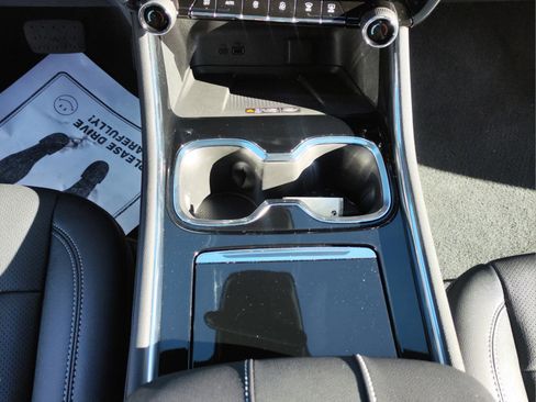 Used 2024 Chevrolet Traverse LT w/ Trailering Package image 28