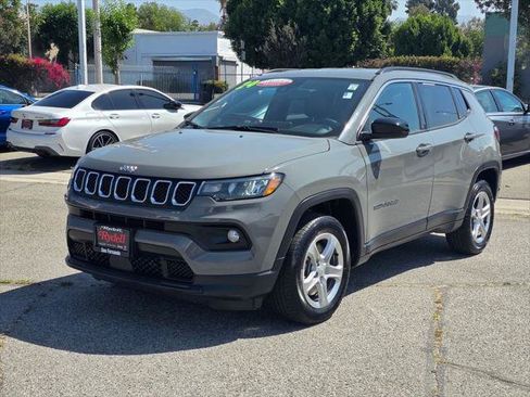 Certified 2024 Jeep Compass Latitude AWD/4WD image 10