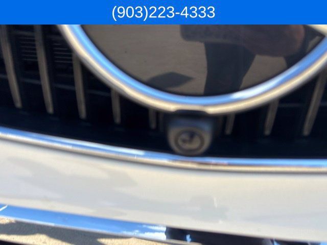 Used 2023 Mercedes-Benz GLC 300 4MATIC image 4