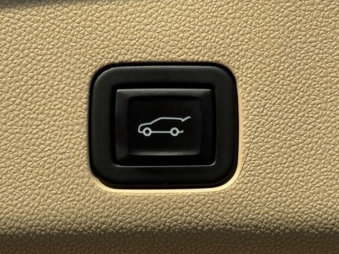 Certified 2023 Cadillac Escalade Premium Luxury w/ Performance Package image 38