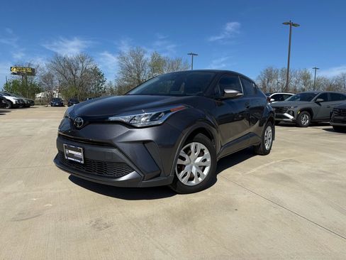 Used 2021 Toyota C-HR LE image 1