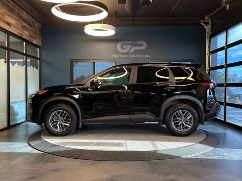 Used 2023 Nissan Rogue S AWD/4WD image 6