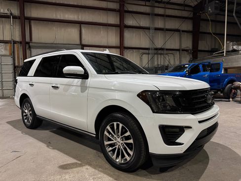 Used 2018 Ford Expedition Limited image 2