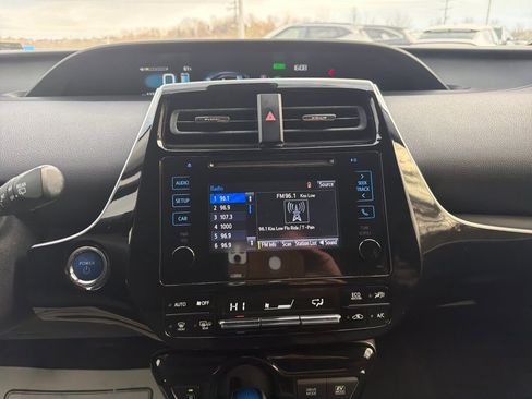 Used 2017 Toyota Prius One image 17