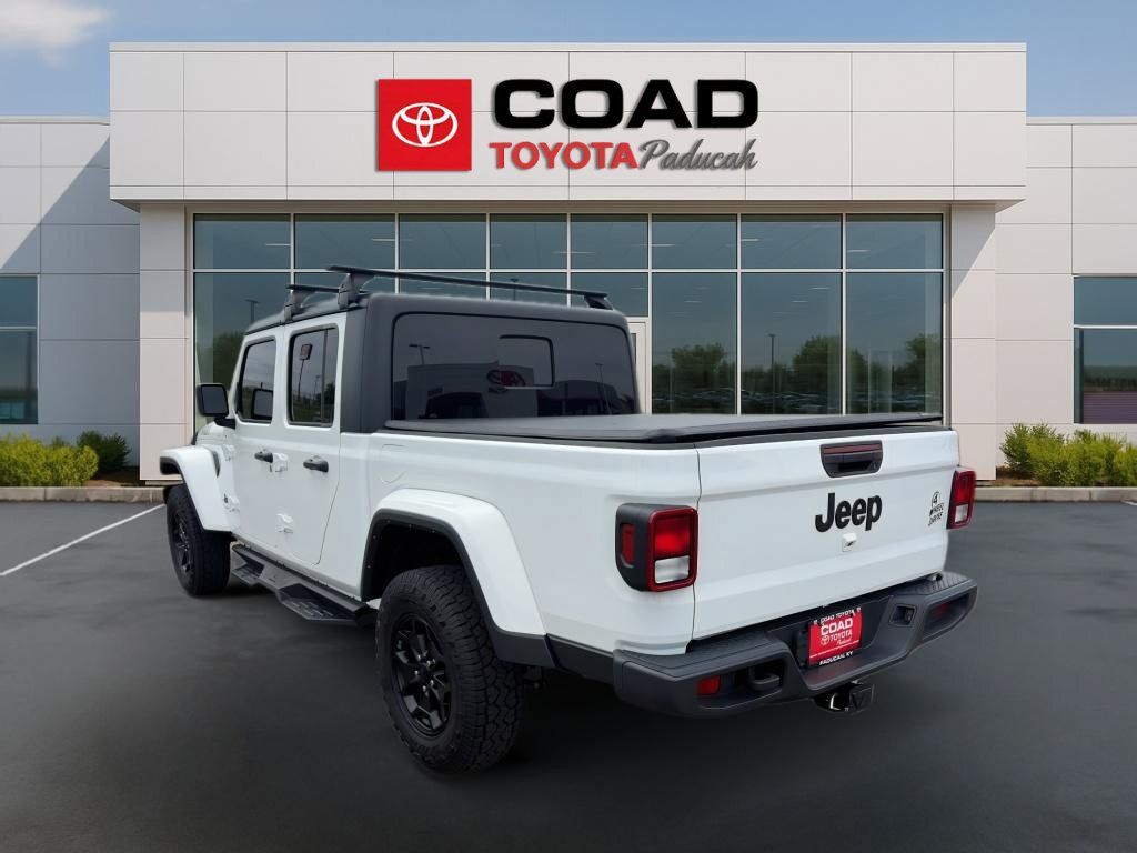 Used 2022 Jeep Gladiator Sport AWD/4WD image 3
