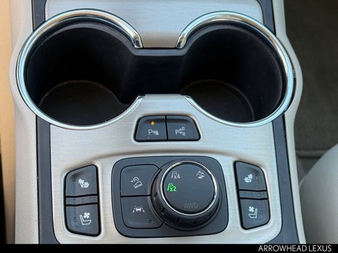 Used 2023 GMC Terrain Denali w/ Denali Premium Package image 25