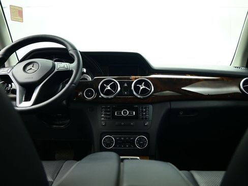 Used 2015 Mercedes-Benz GLK 350 4MATIC image 11