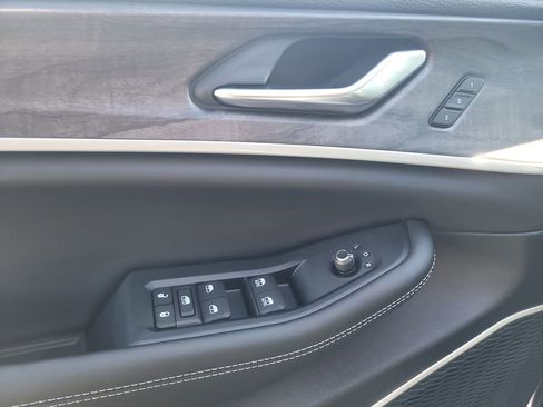 New 2026 Jeep Grand Cherokee Limited image 16