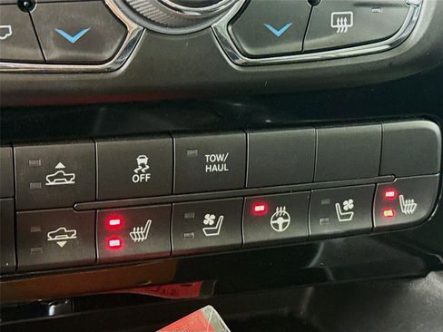 Used 2015 RAM 1500 Sport w/ Convenience Group image 21