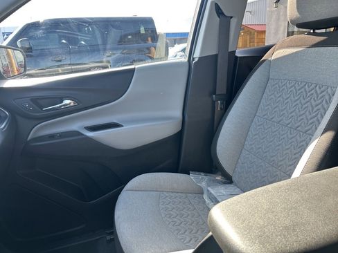 Used 2023 Chevrolet Equinox LT image 39