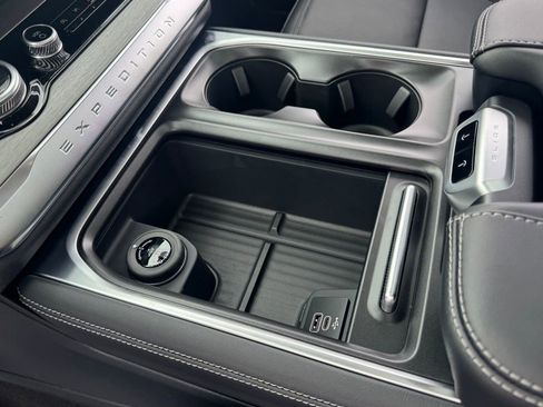 New 2026 Ford Expedition Platinum w/ Driver's Package image 19