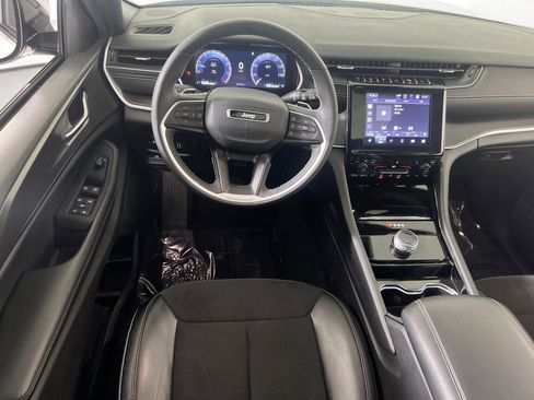 Used 2023 Jeep Grand Cherokee Altitude image 22
