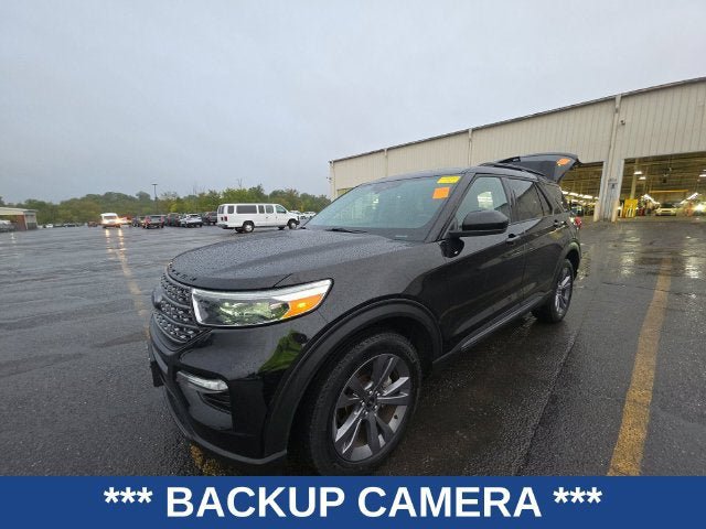 Used 2023 Ford Explorer XLT w/ Equipment Group 202A AWD/4WD image 3